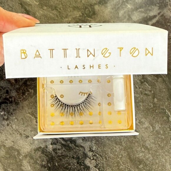Battington Lashes Monroe 3D Silk Lashes and Glue Kit New Multi Use Faux Mink - Picture 3 of 8